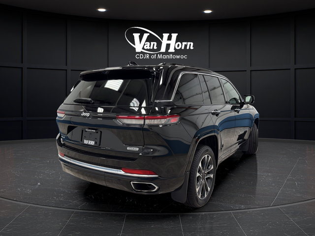 Used 2022 Jeep Grand Cherokee Overland w/ Luxury Tech Group IV AWD/4WD image 7