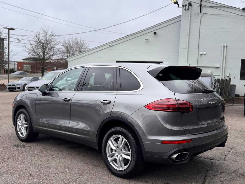 Used 2017 Porsche Cayenne image 4