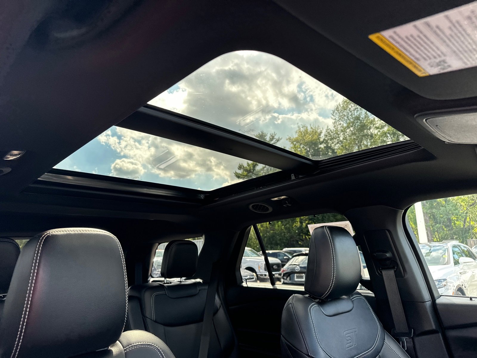 Used 2023 Ford Explorer ST w/ Equipment Group 401A image 13