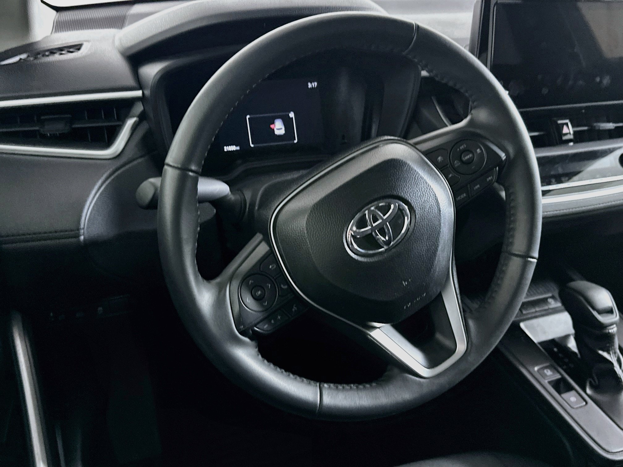 Used 2026 Toyota Corolla Cross LE FWD image 18