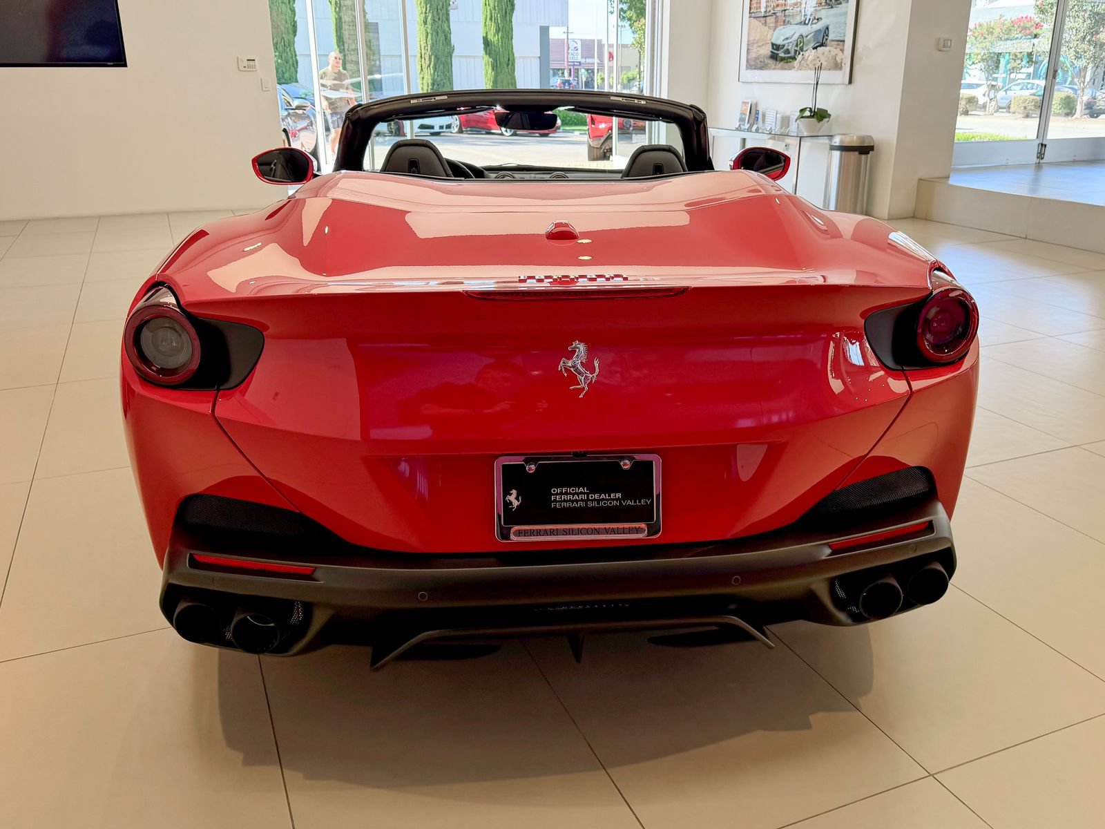 Used 2019 Ferrari Portofino RWD image 5