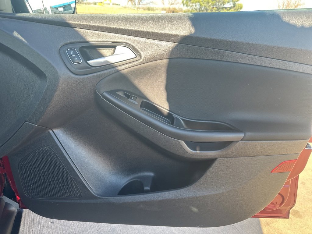 Used 2015 Ford Focus SE image 28