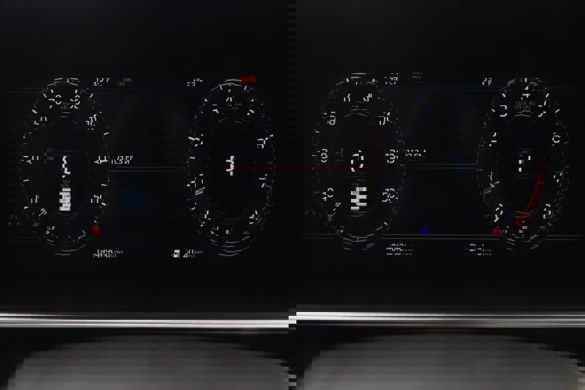 Used 2018 Land Rover Range Rover Sport HSE image 18