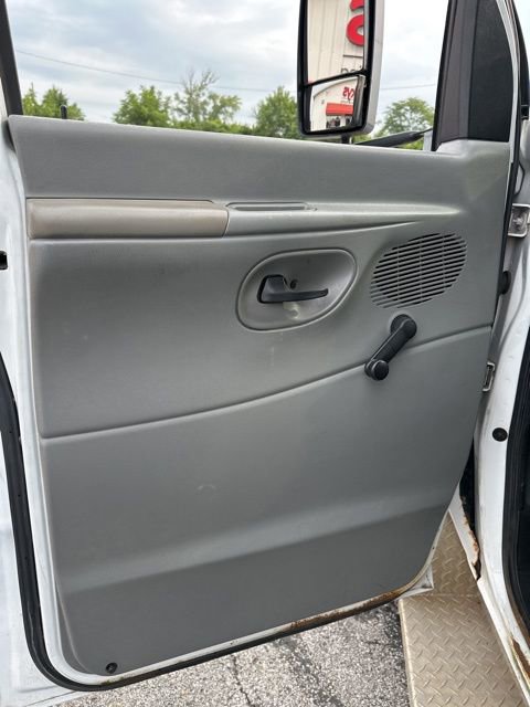 Used 2008 Ford E-350 and Econoline 350 Super Duty image 8