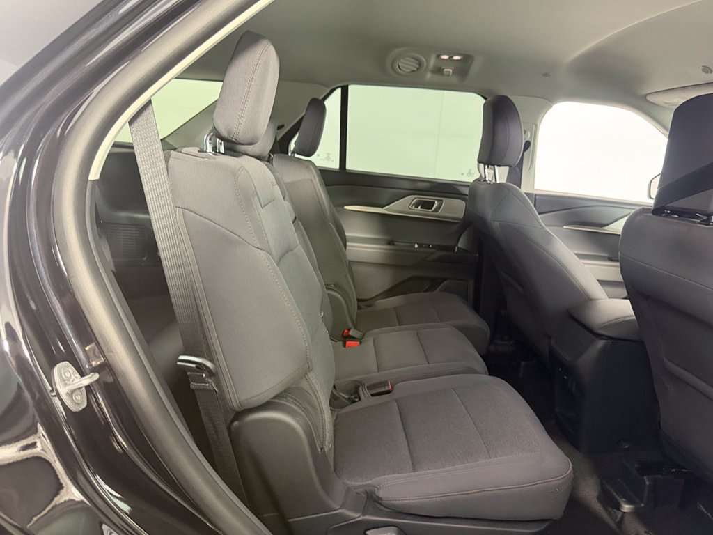 Used 2025 Ford Explorer Active RWD image 21