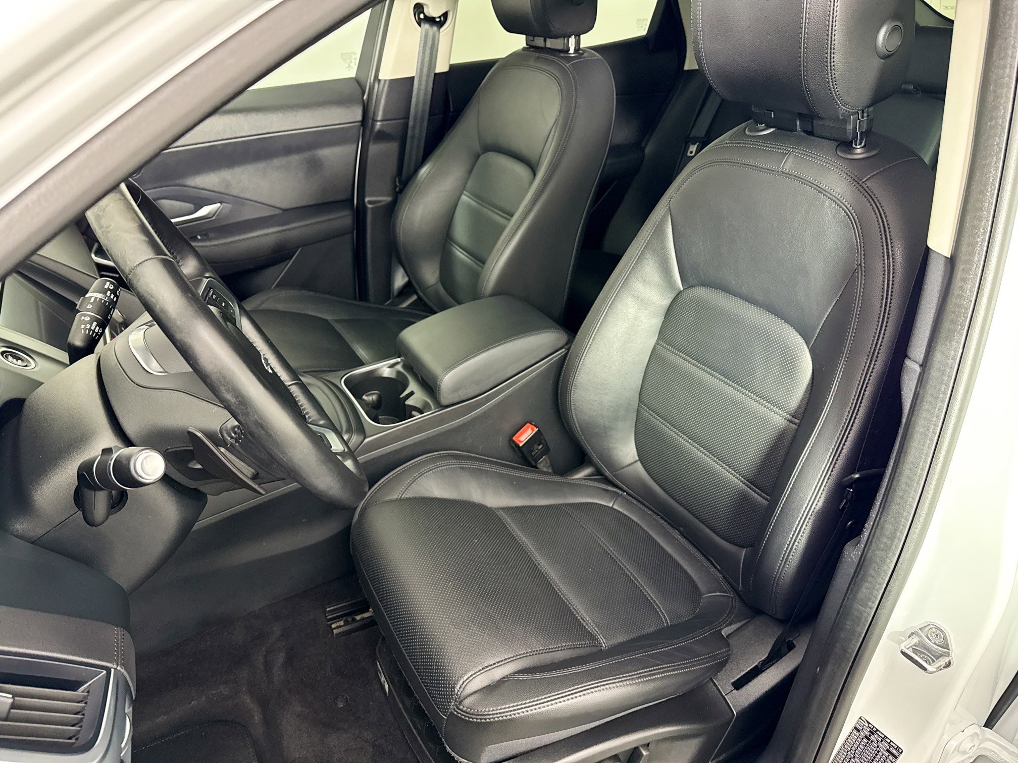 Used 2020 Jaguar E-PACE image 17