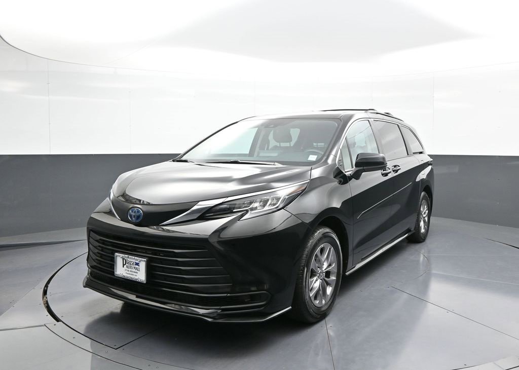 Used 2023 Toyota Sienna LE