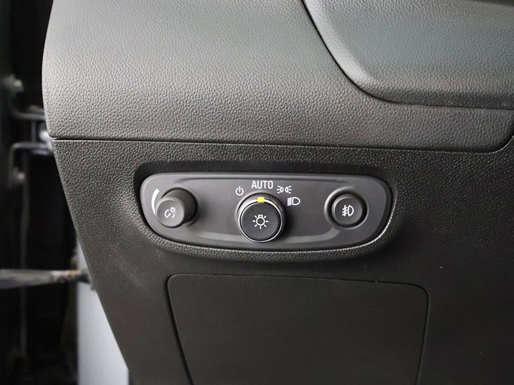 Used 2023 Buick Encore GX Select w/ Safety Package II image 35