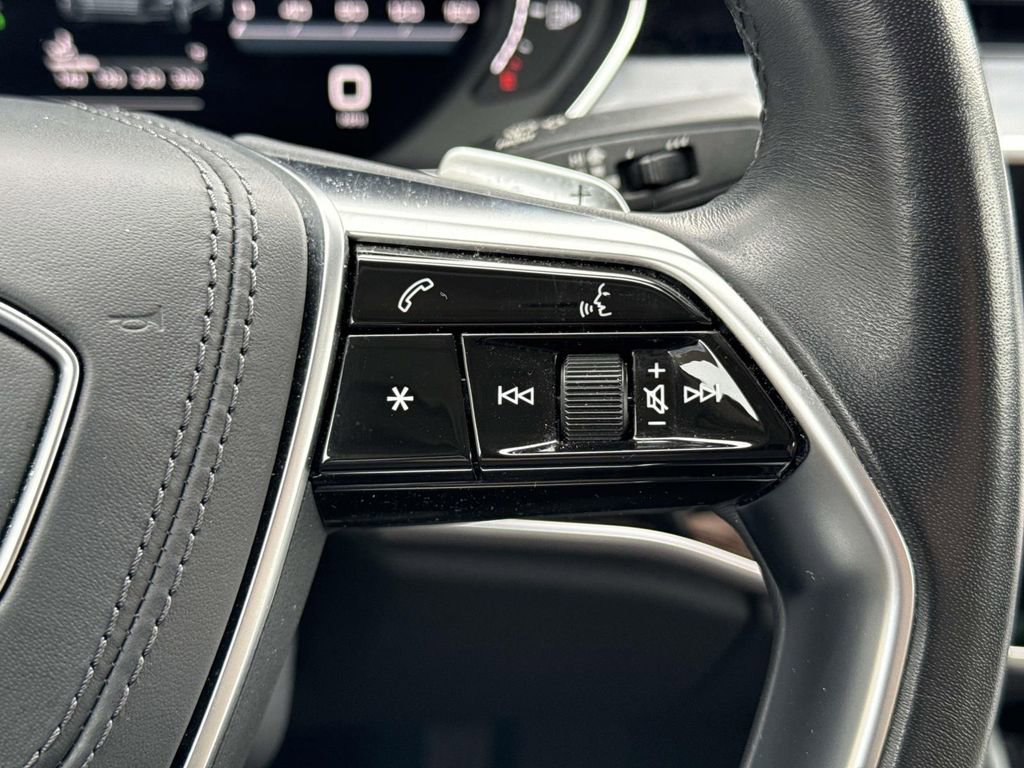 Used 2021 Audi A8 L 4.0T w/ Executive Plus Package image 37