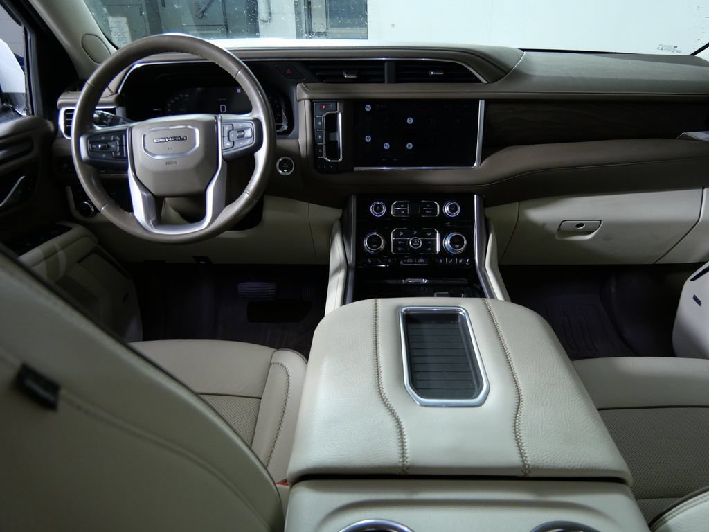 Used 2022 GMC Yukon XL Denali AWD/4WD image 21
