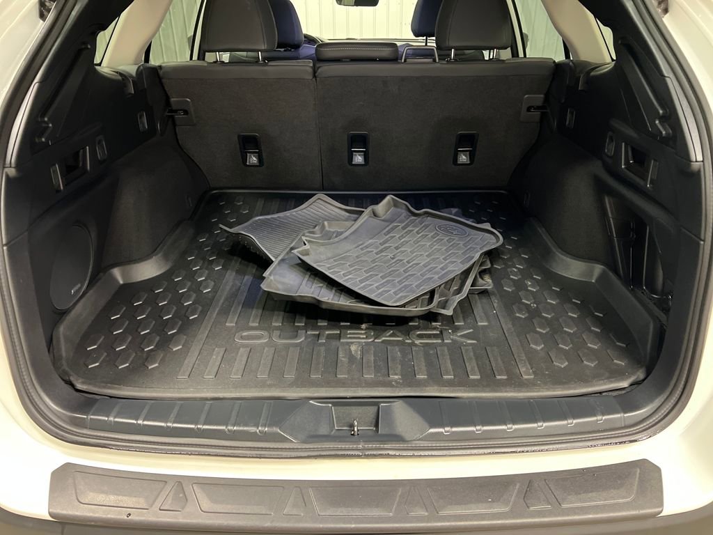 Used 2025 Subaru Outback Onyx Edition image 11