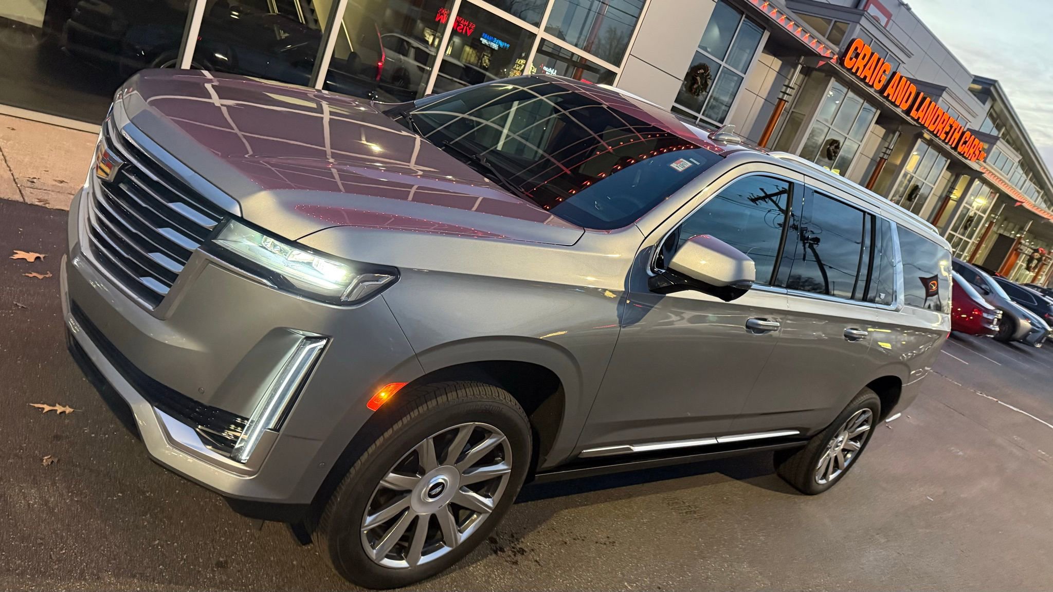 Used 2024 Cadillac Escalade ESV Premium Luxury Platinum w/ Heavy-Duty Trailer Package image 10