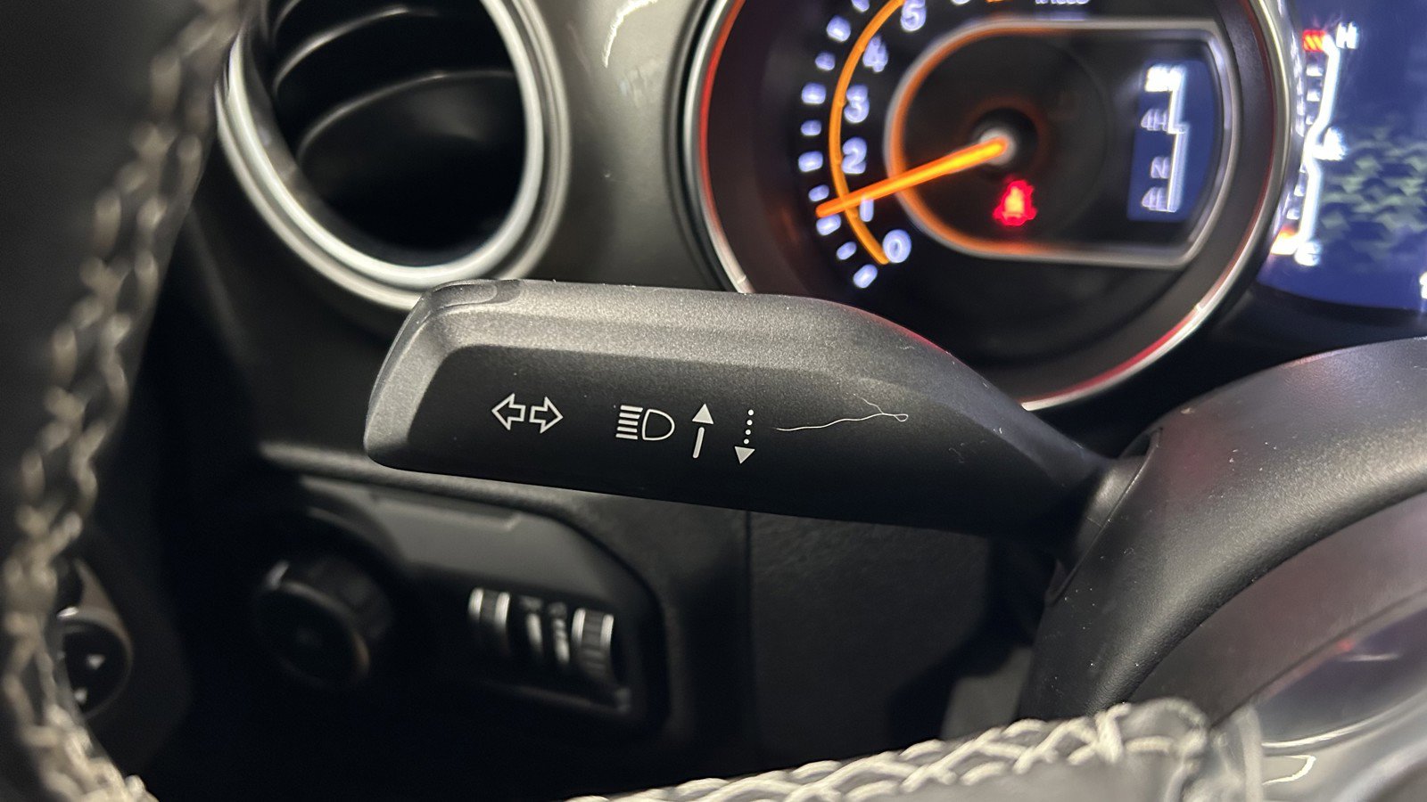Used 2018 Jeep Wrangler Unlimited Sahara AWD/4WD image 23