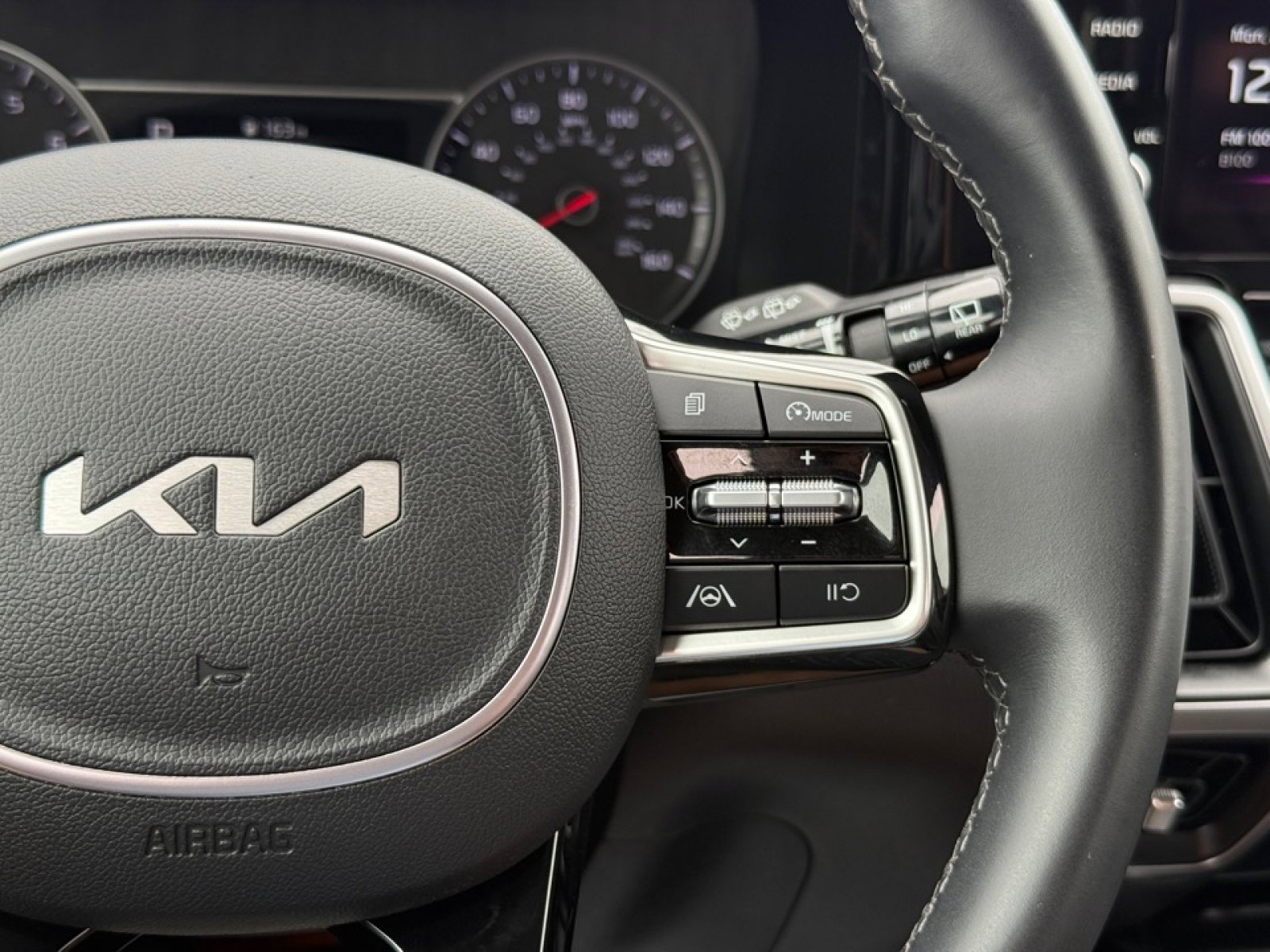 Used 2022 Kia Sorento S AWD/4WD image 24