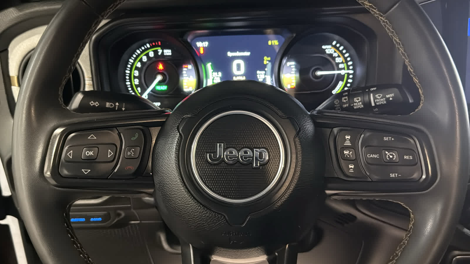 Used 2024 Jeep Wrangler Unlimited w/ Convenience Group AWD/4WD image 11