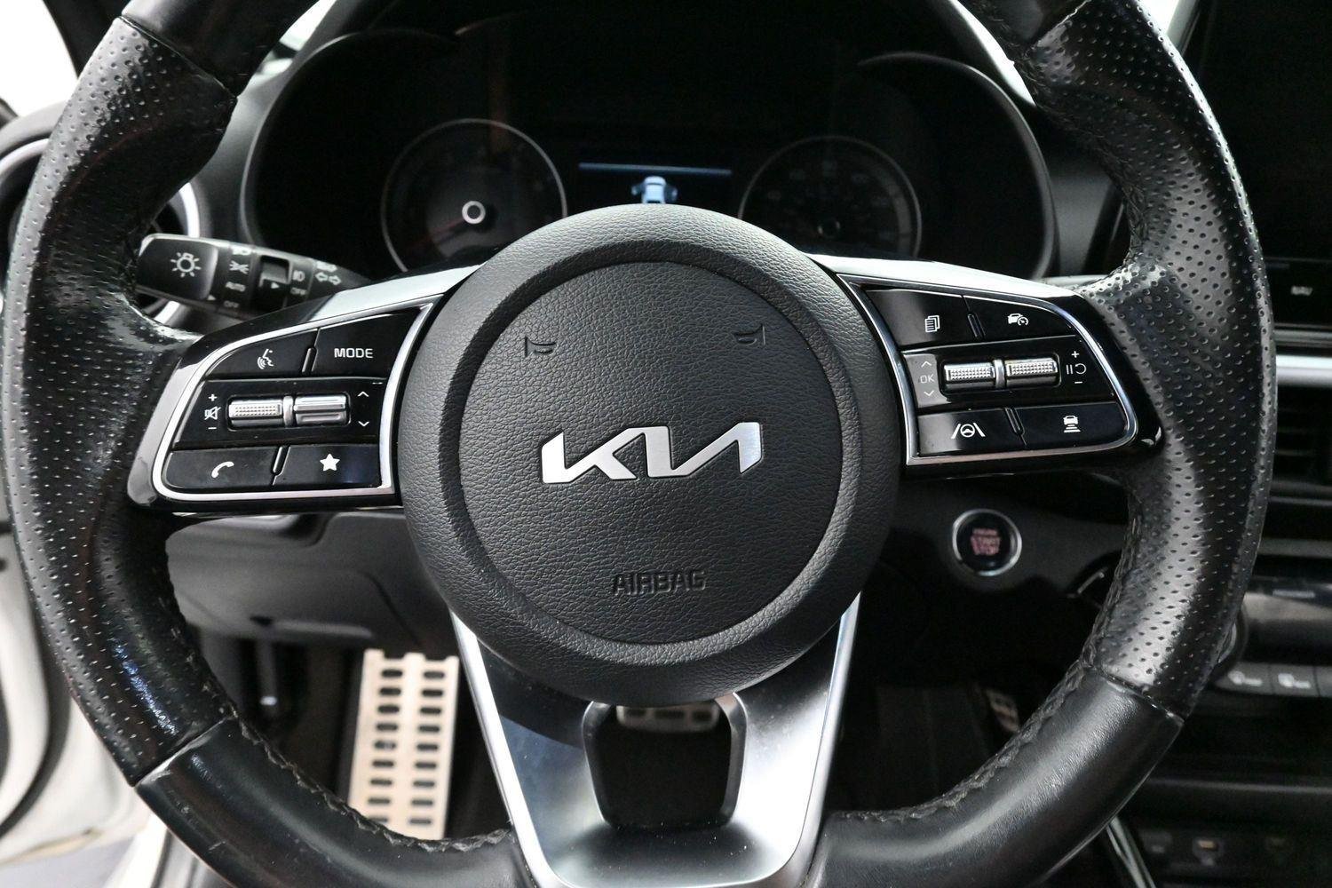 Used 2022 Kia Forte GT-Line w/ GT-Line Premium Package FWD image 15