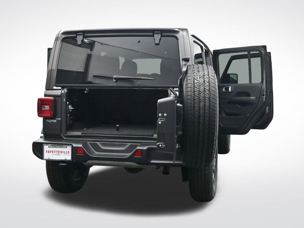 Used 2025 Jeep Wrangler Sahara AWD/4WD image 42