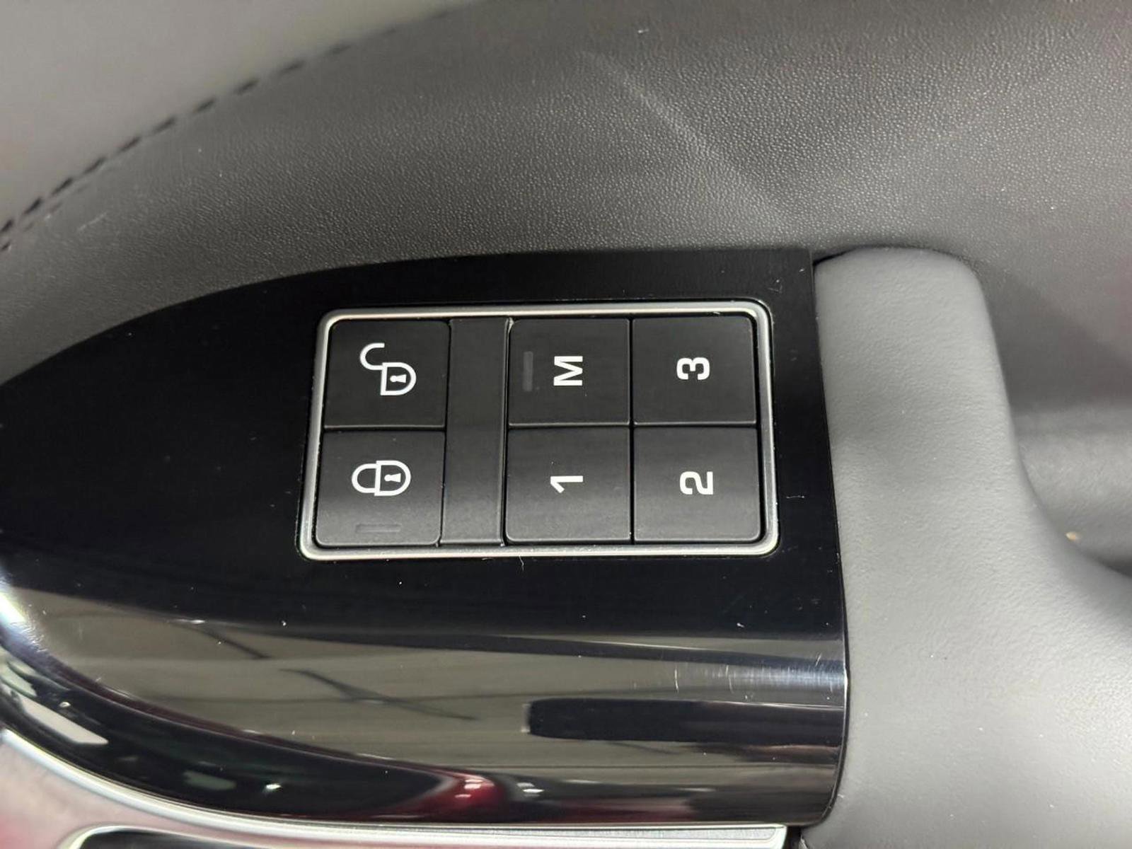 Used 2020 Land Rover Range Rover Sport HSE Dynamic image 23