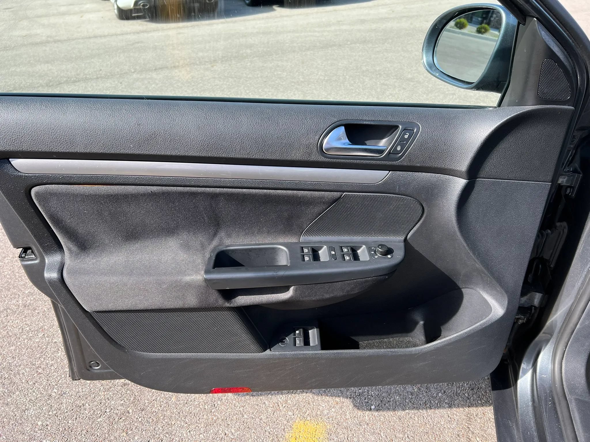 Used 2010 Volkswagen Jetta S FWD image 21