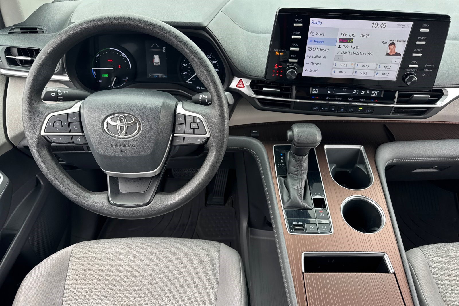 Certified 2021 Toyota Sienna LE FWD image 32