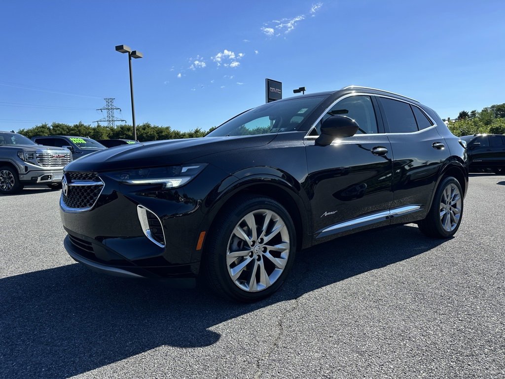 Certified 2022 Buick Envision Avenir w/ Technology Package II image 2