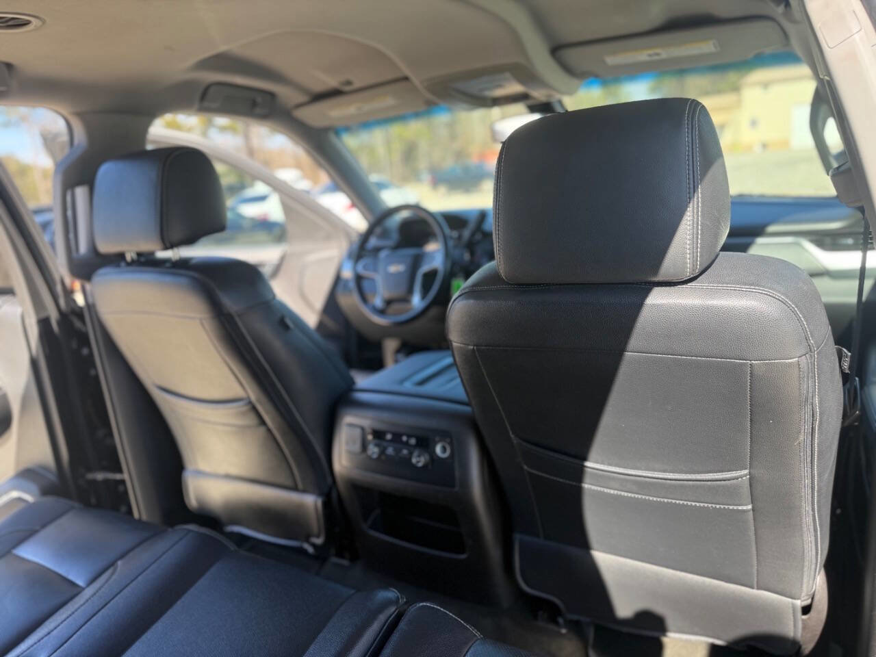 Used 2016 Chevrolet Suburban LS RWD image 29