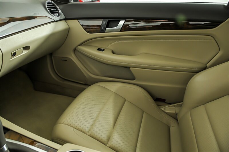 Used 2012 Mercedes-Benz C 350 4MATIC Coupe image 31