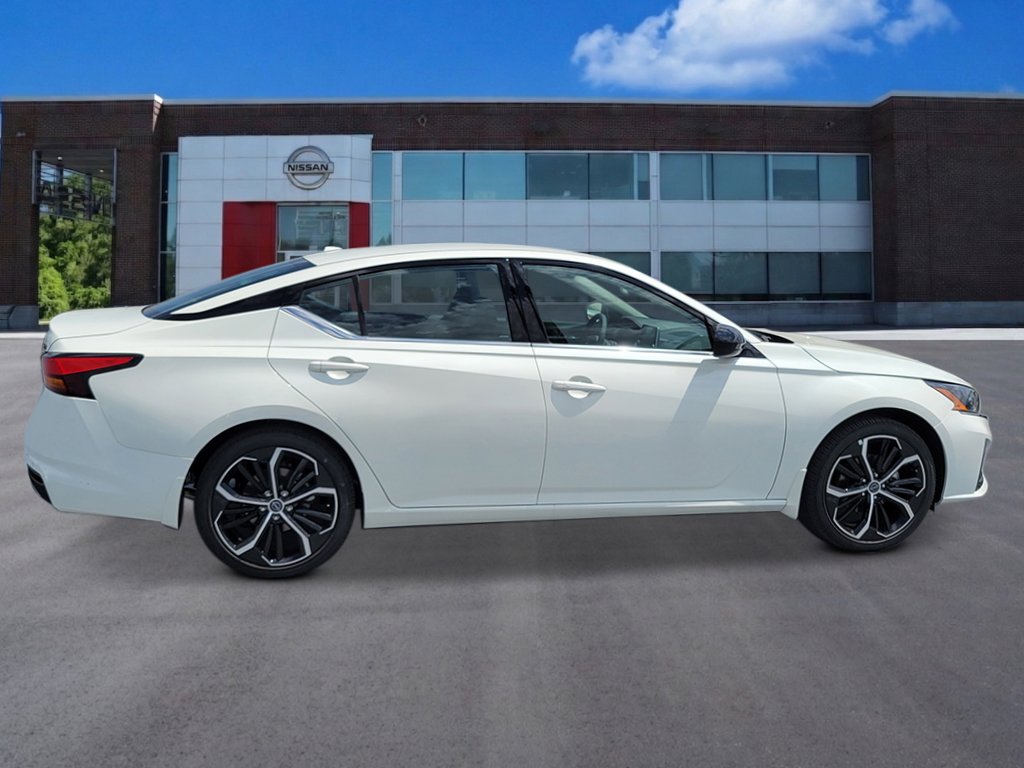 New 2026 Nissan Altima 2.5 SR FWD image 7