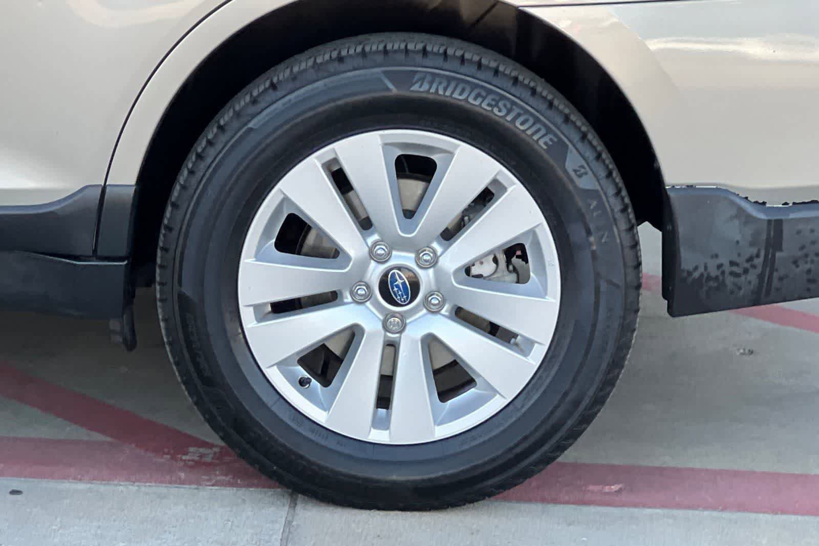 Used 2019 Subaru Outback 2.5i Premium AWD/4WD image 12