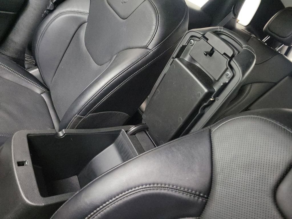 Used 2023 Jeep Cherokee Altitude Lux image 30