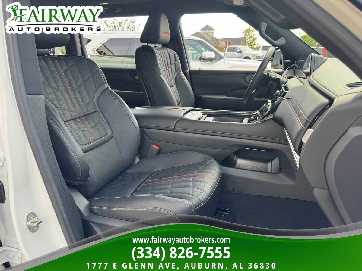 Used 2025 Nissan Armada PRO-4X w/ Pro-4X Premium Package AWD/4WD image 11