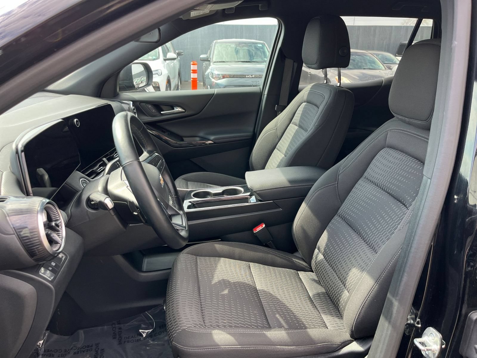 Used 2025 Chevrolet Equinox LT FWD image 36