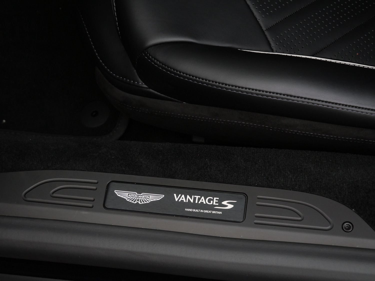 Used 2026 Aston Martin V8 Vantage S RWD image 21