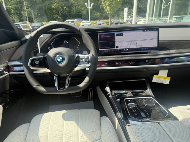 New 2026 BMW 750e xDrive w/ Premium Package image 12