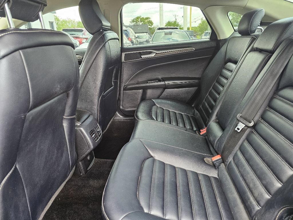 Used 2020 Ford Fusion SEL FWD image 29