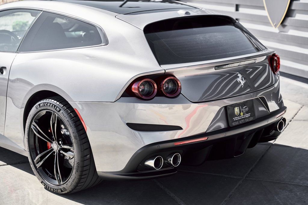 Used 2020 Ferrari GTC4Lusso AWD/4WD image 12