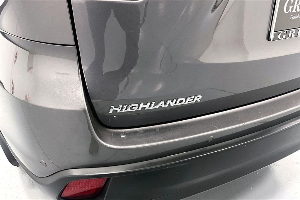 Used 2016 Toyota Highlander Limited Platinum image 28