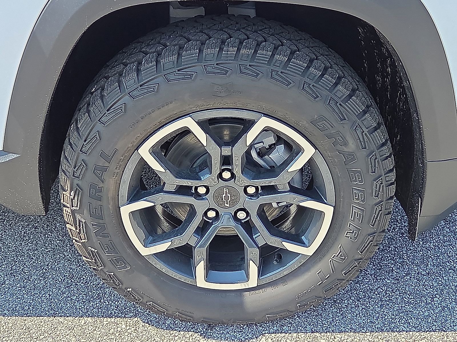 New 2026 Chevrolet Equinox ACTIV w/ Convenience Package III image 7