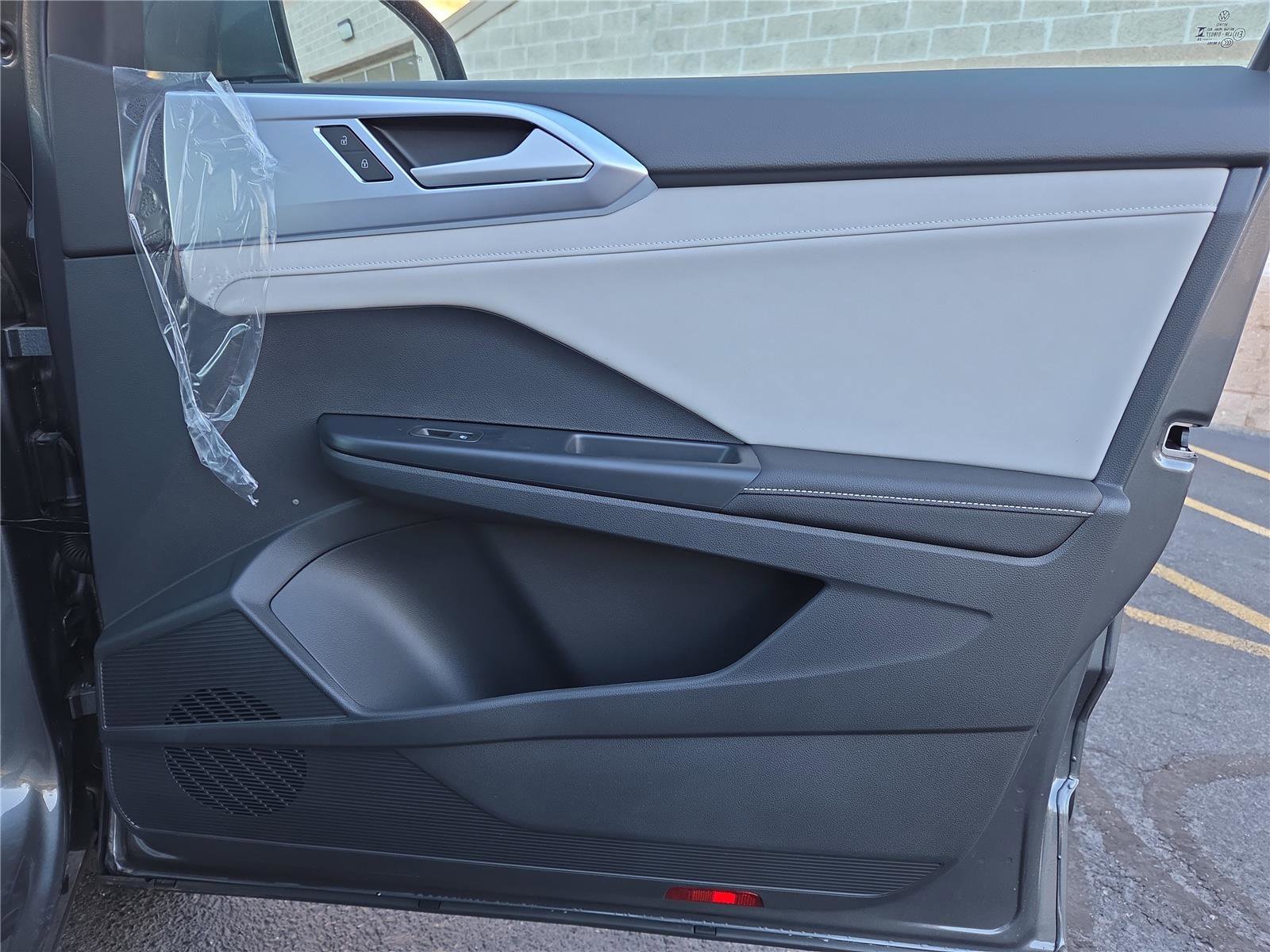 New 2026 Volkswagen Taos SE AWD/4WD image 24