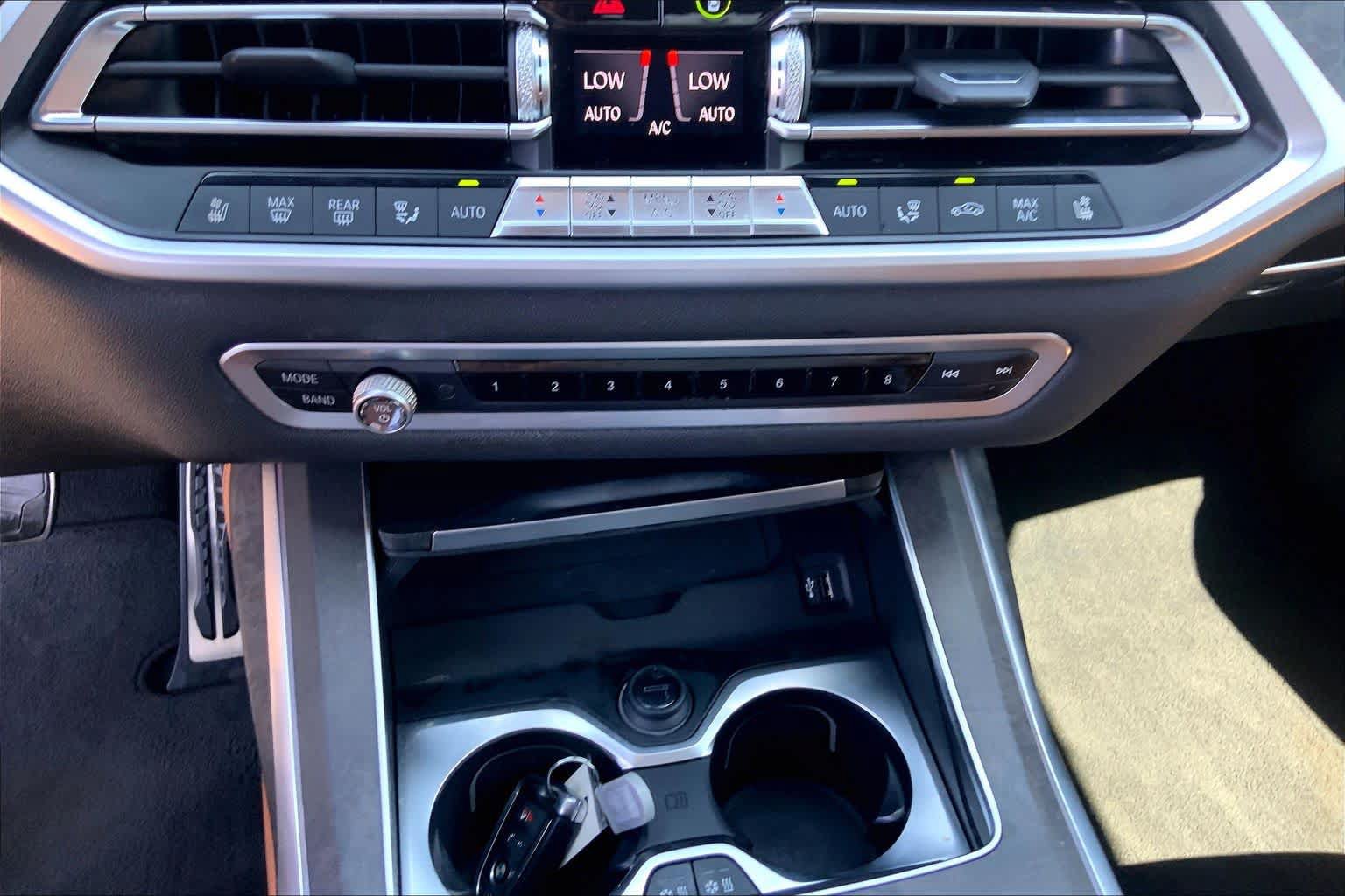 Used 2019 BMW X7 xDrive50i w/ M Sport Package AWD/4WD image 34
