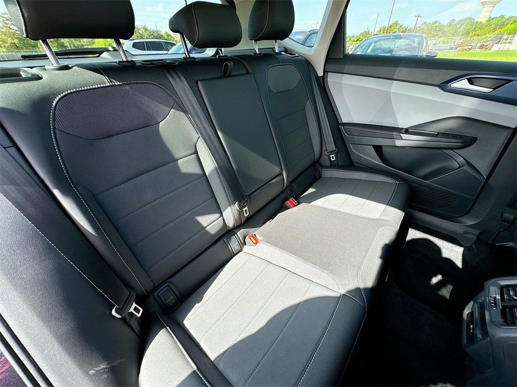 Used 2024 Volkswagen Taos SE FWD image 30
