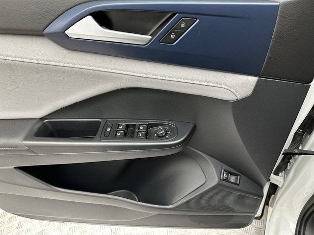 Certified 2024 Volkswagen Taos SE AWD/4WD image 14