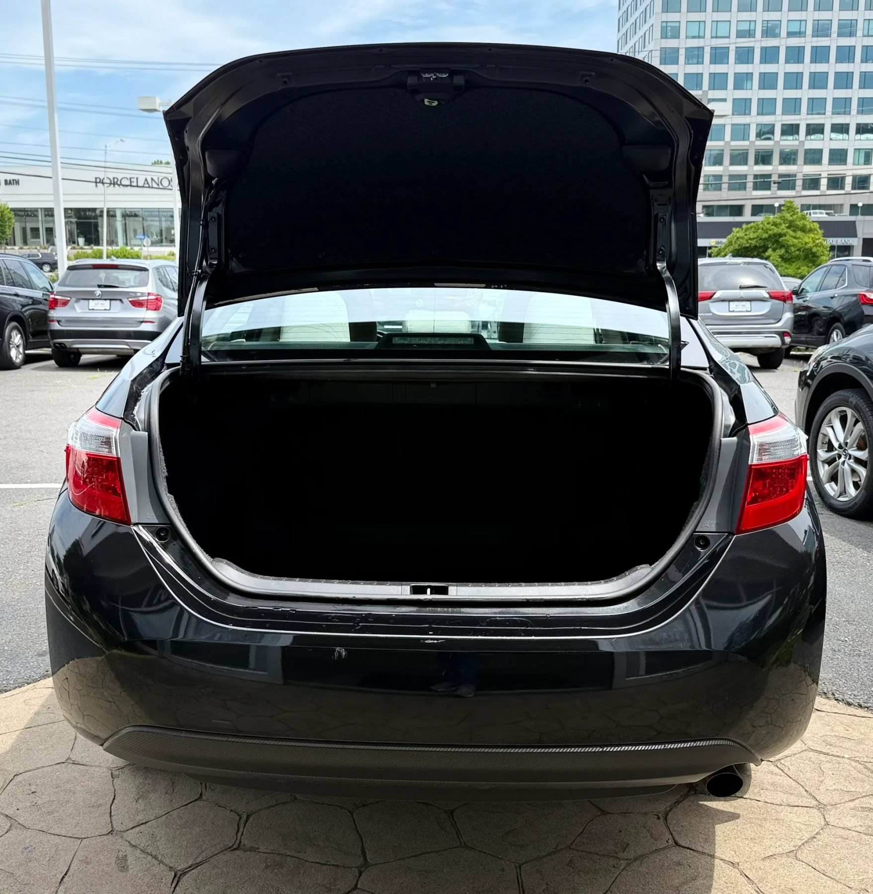 Used 2016 Toyota Corolla LE FWD image 37