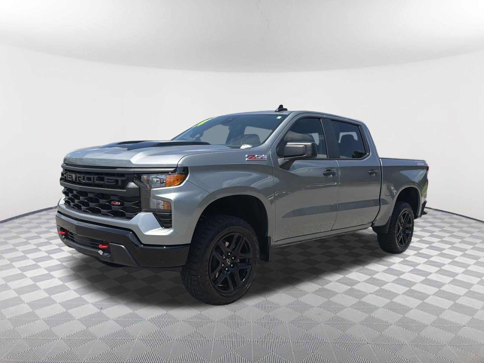 Used 2024 Chevrolet Silverado 1500 Custom Trail Boss AWD/4WD image 3