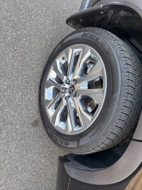 Used 2021 Toyota Highlander Limited image 40