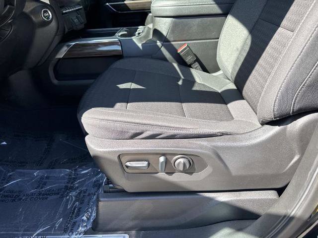 Used 2022 Chevrolet Silverado 1500 LT Trail Boss w/ LPO, Dark Essentials Package AWD/4WD image 15