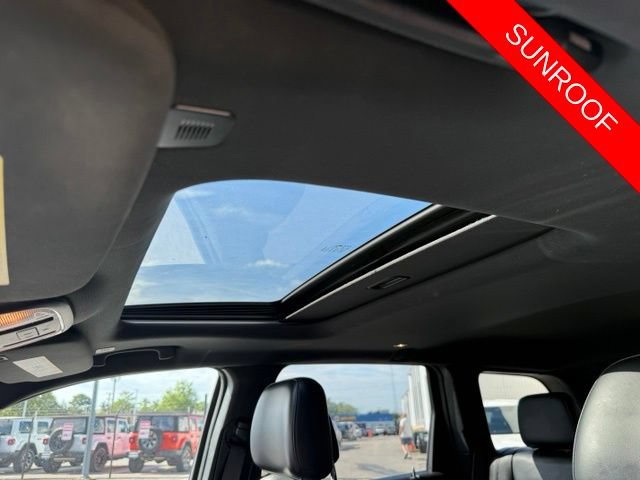 Used 2021 Jeep Grand Cherokee Limited AWD/4WD image 45