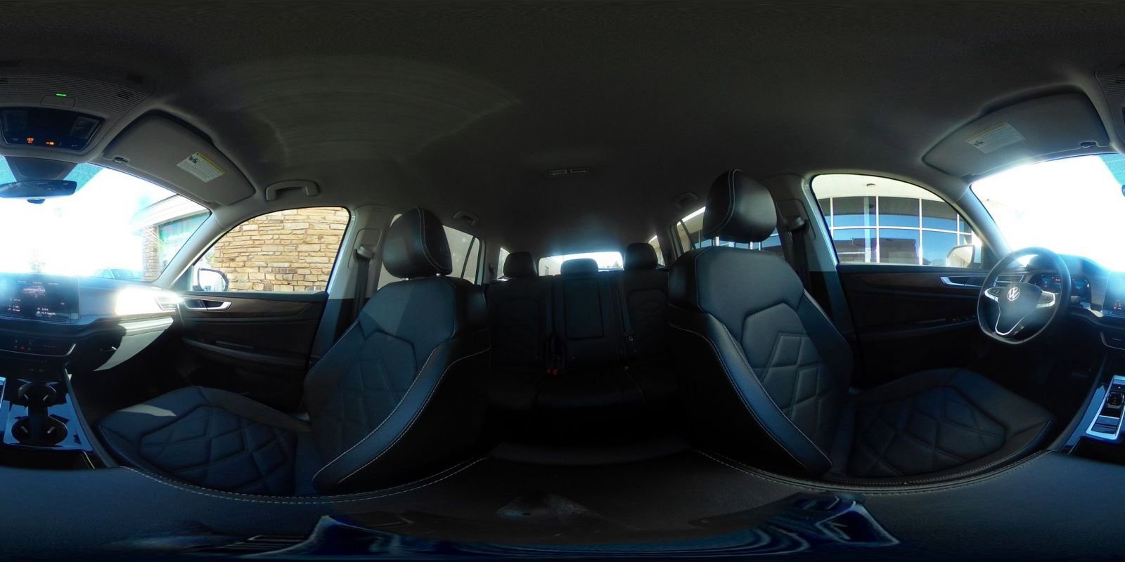 Used 2025 Volkswagen Atlas SE image 43