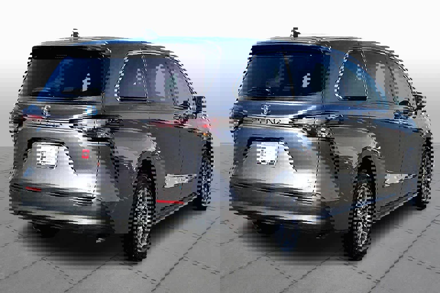 Certified 2024 Toyota Sienna LE image 12