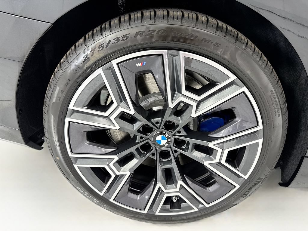 New 2027 BMW 550e xDrive AWD/4WD image 32